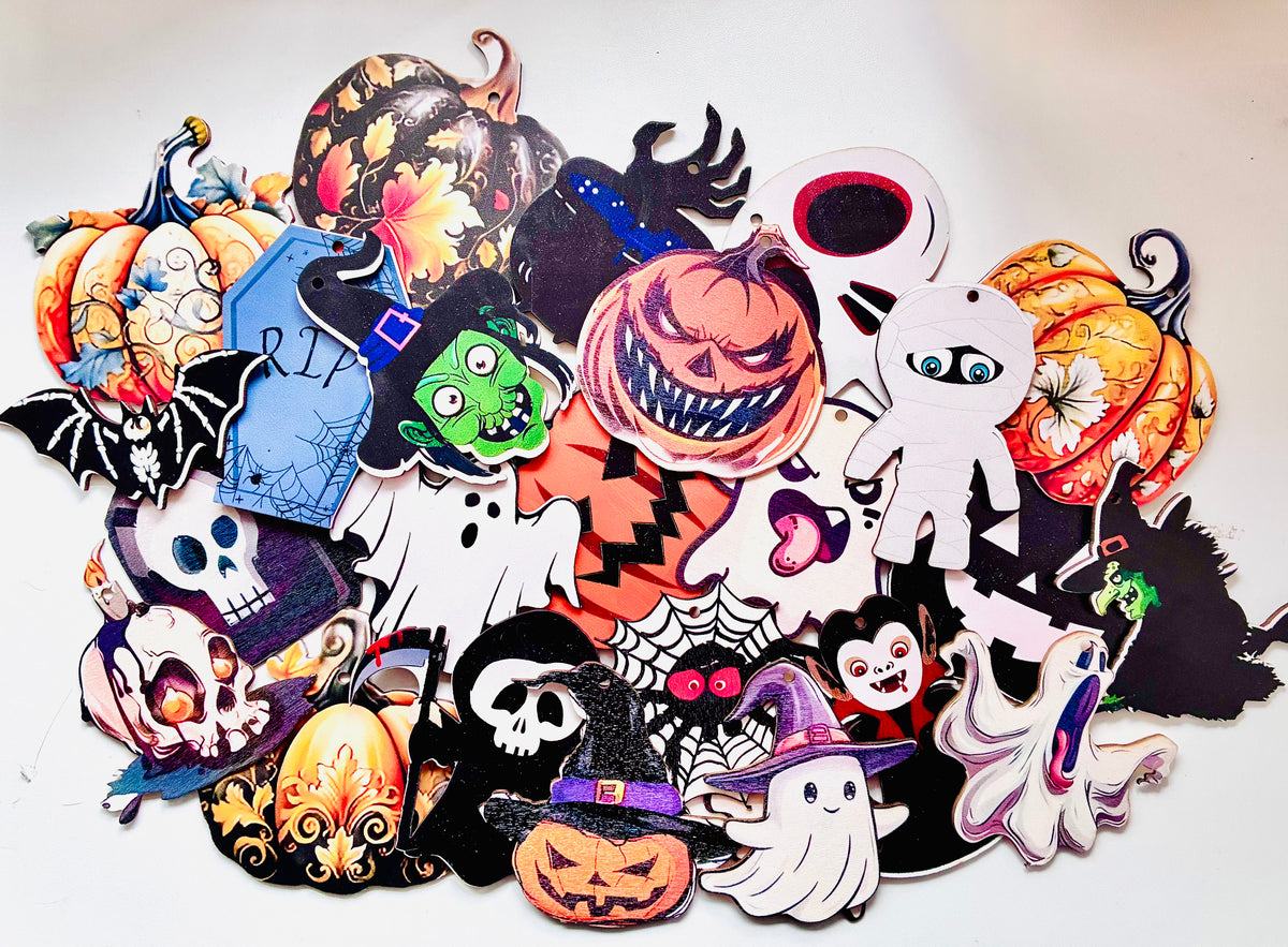 Wooden Halloween Pendant mix
